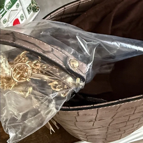 Pratesi Firenze Tan Croc-Embossed Round Bucket Bag - Picture 2 of 8